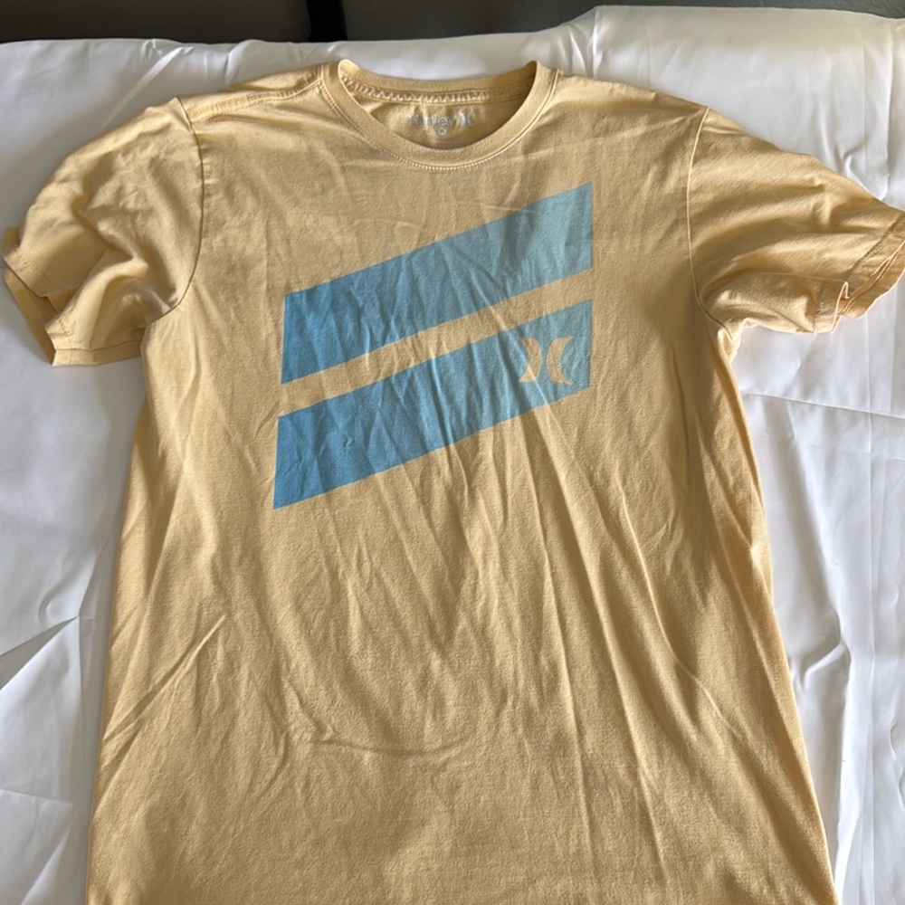 Hurley T-Shirt Size Medium